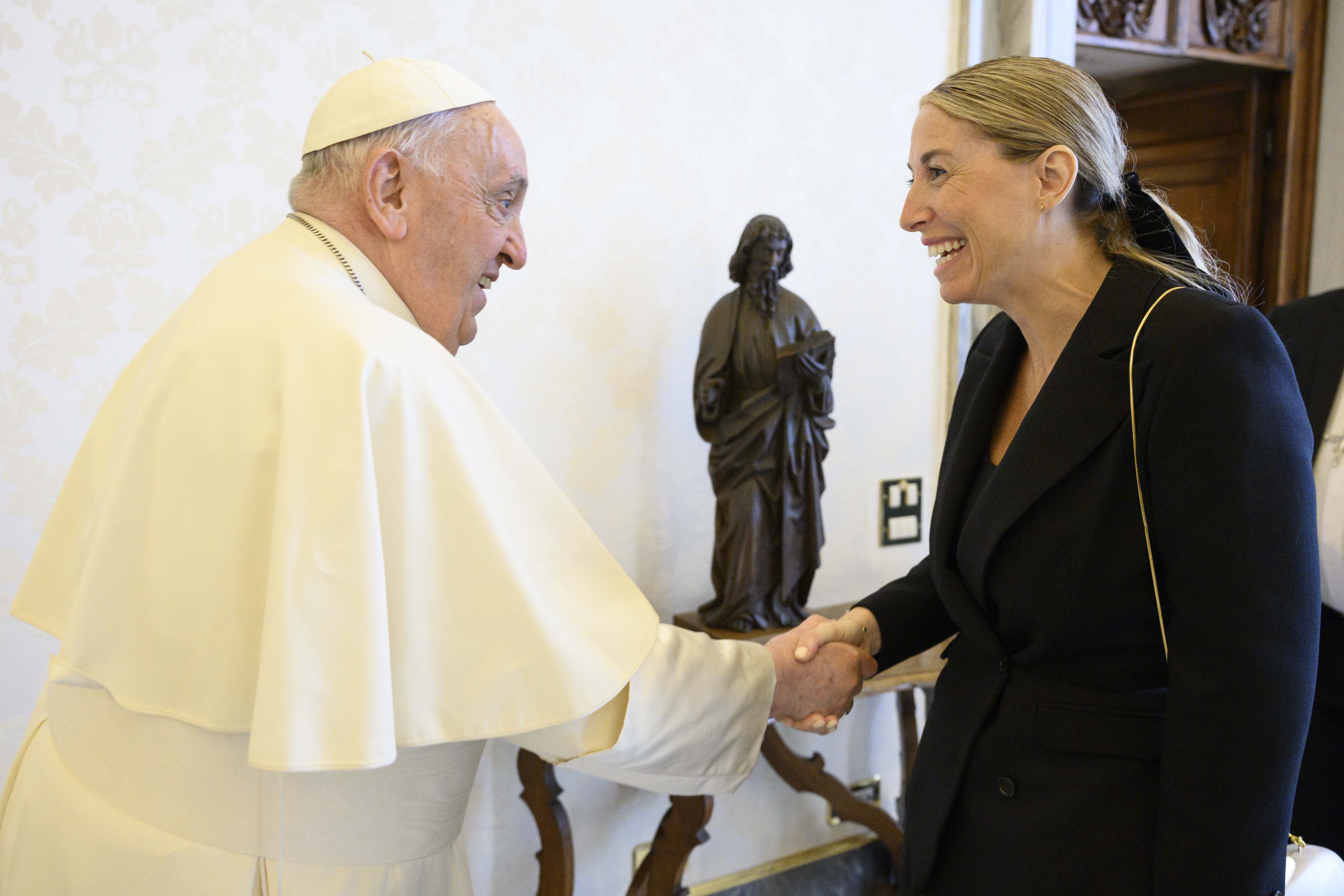 El Papa recibe a María Guardiola en el Vaticano