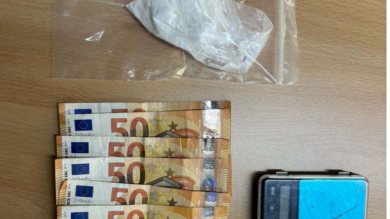 Policía Nacional detiene a una persona con cocaína y una báscula de precisión entre sus pertenencias