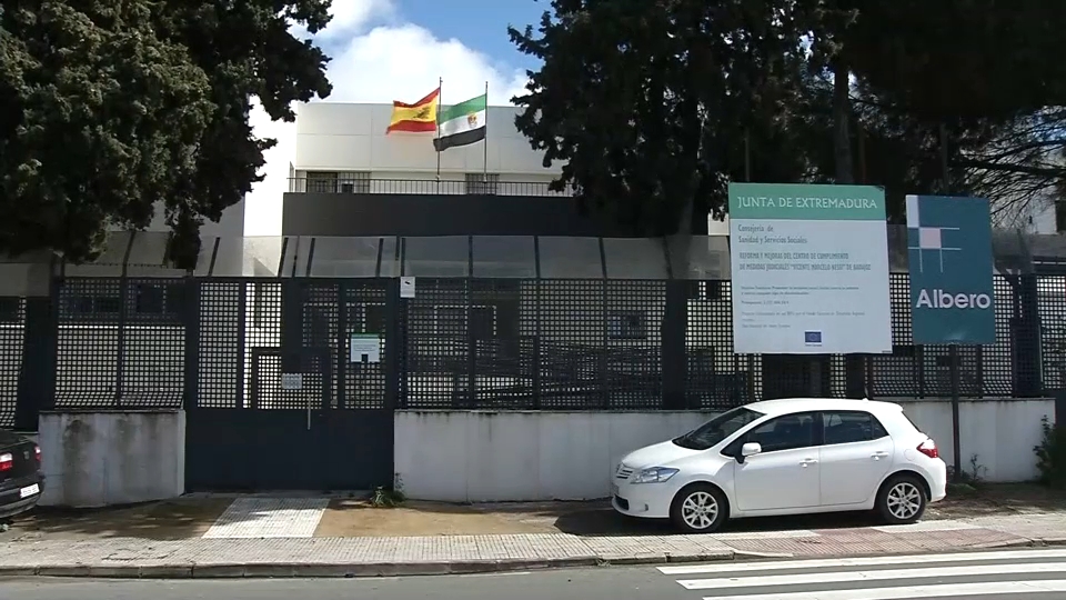 Educadoras sociales recogen 23.000 firmas en dos días para pedir más seguridad tras la muerte violenta en Badajoz