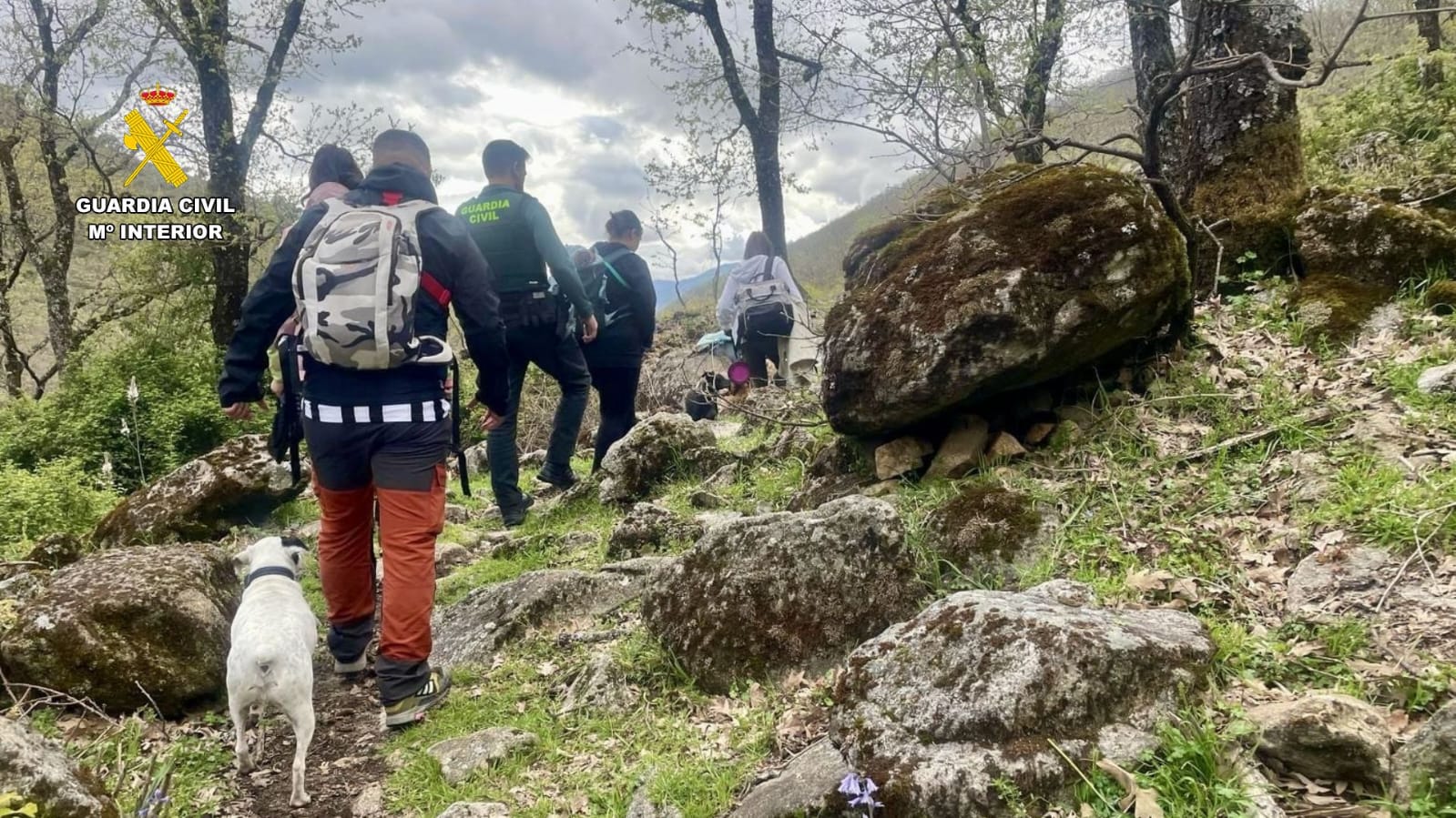 La Guardia Civil ha rescatado a cuatro senderistas, que se han desorientado en la Garganta de los Infiernos