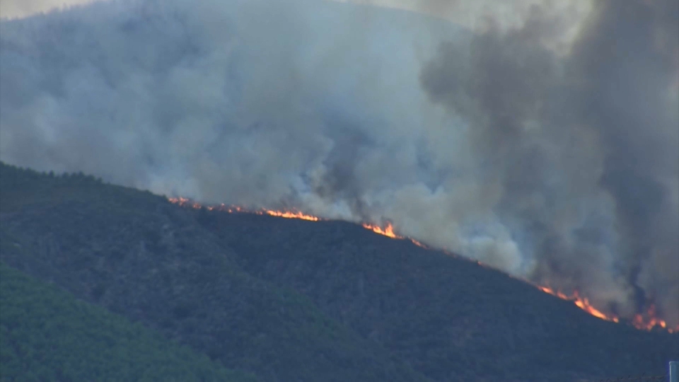 Extremadura solicita la activación de la UME por el incendio en Caminomorisco