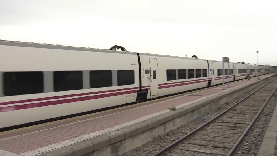 Extremadura destina 7 millones al contrato de servicio público con Renfe para el transporte de media distancia