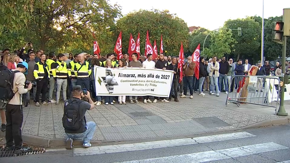Trabajadores de la Central Nuclear de Almaraz reclaman su continuidad