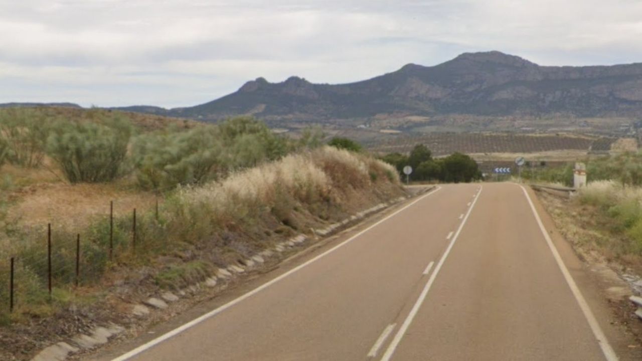 Carretera BA-079 entre Hornachos e Hinojosa del Valle