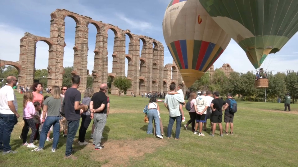 Paseo en globo sobre el Acueducto de los Milagros en Mérida