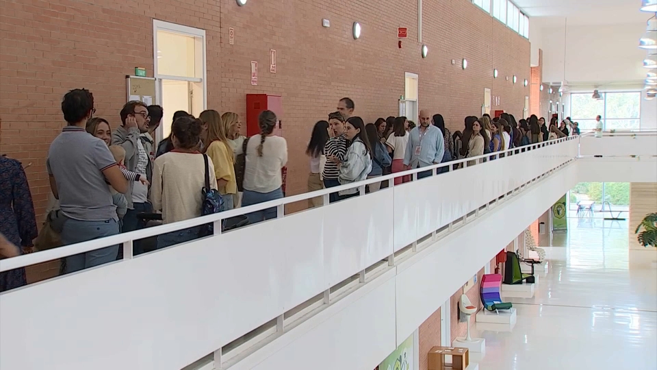 Varios procesos públicos quedan en el aire