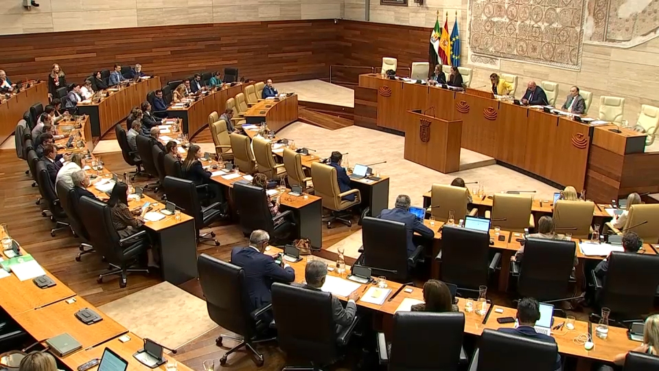 Asamblea de Extremadura durante la votación de la Ley de Concordia