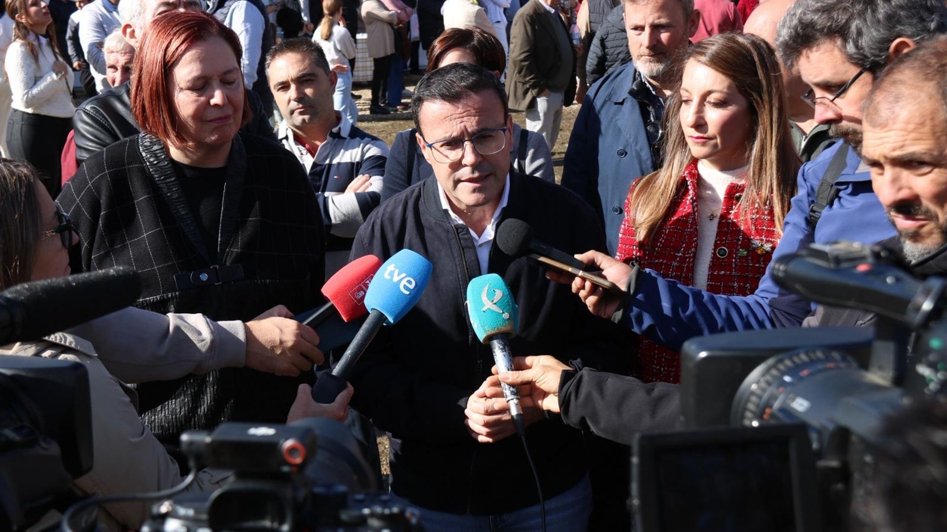 El candidato socialista a la Presidencia de la Junta de Extremadura, Miguel Ángel Gallardo, en Caminomorisco
