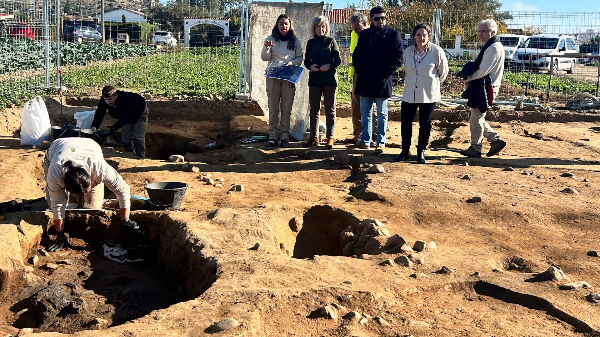Excavaciones en la necrópolis tartésica de Medellín