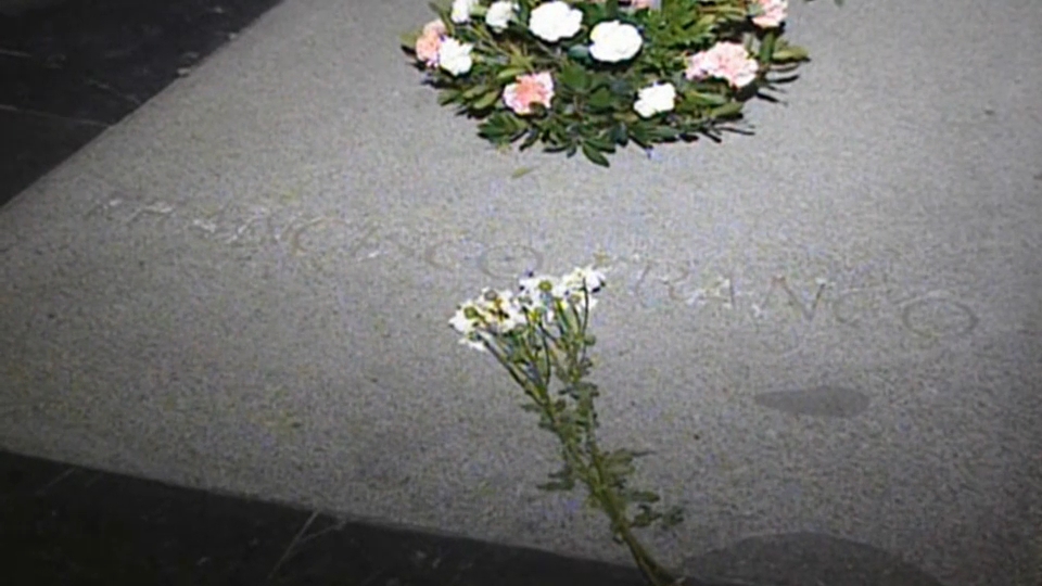 Tumba de Franco antes de ser trasladados sus restos fuera del Valle de los Caídos