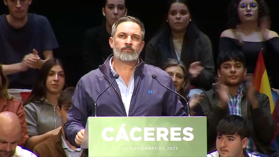 Santiago Abascal durante su visita a Cáceres el lunes 3 de noviembre de 2025