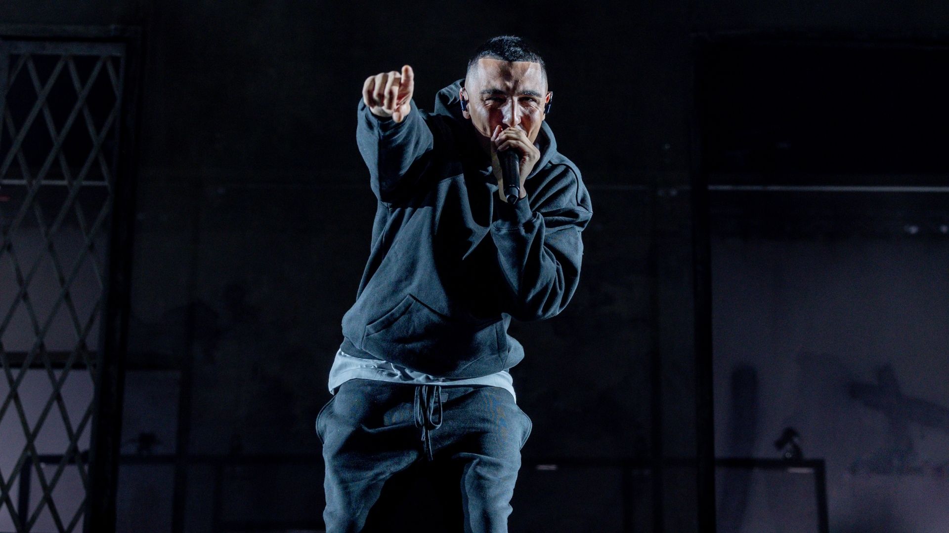 El cantante y rapero, Morad, durante su concierto en el WiZink Center, a 23 de diciembre de 2024, en Madrid