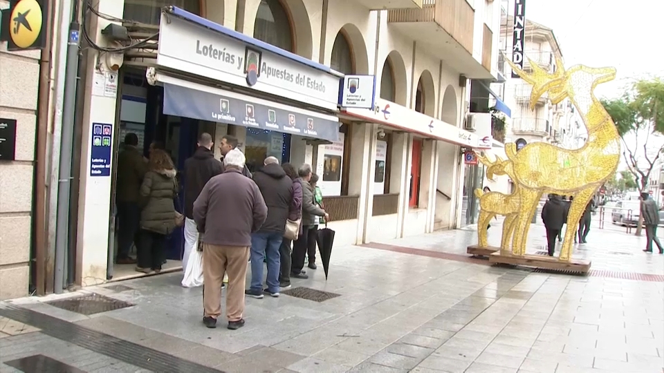 Colas en las administraciones de la región el 23 de diciembre de 2025