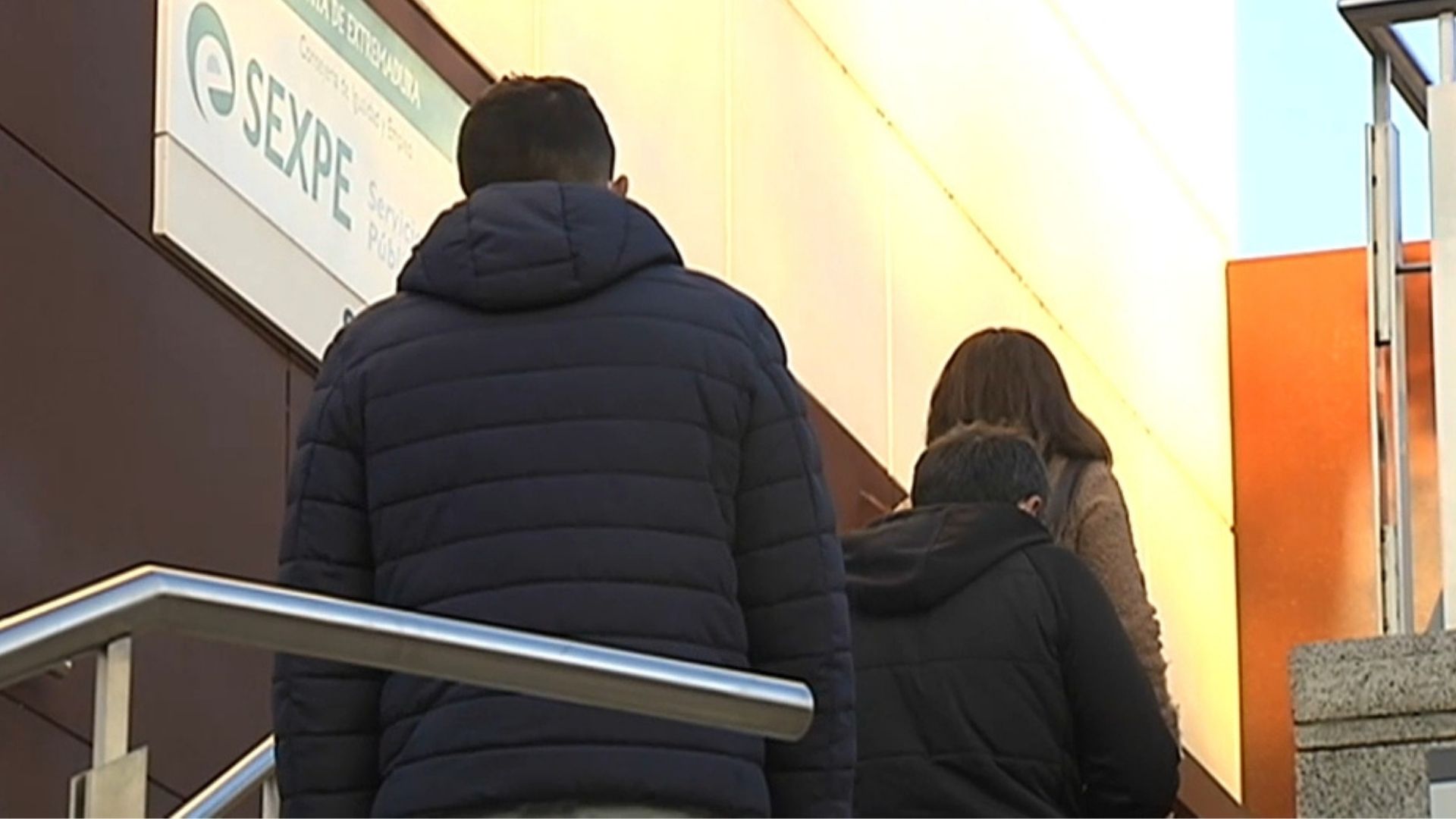 Extremeños acudiendo al Sexpe