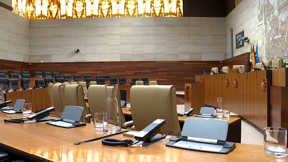 Interior de la Asamblea de Extremadura, vacía