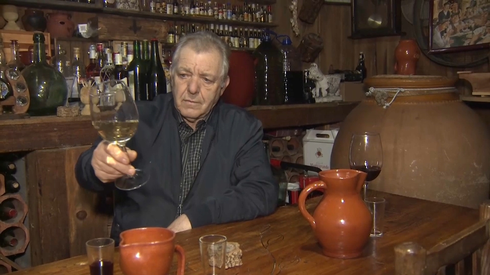 Vino de pitarra en un pueblo de La Vera extremeña