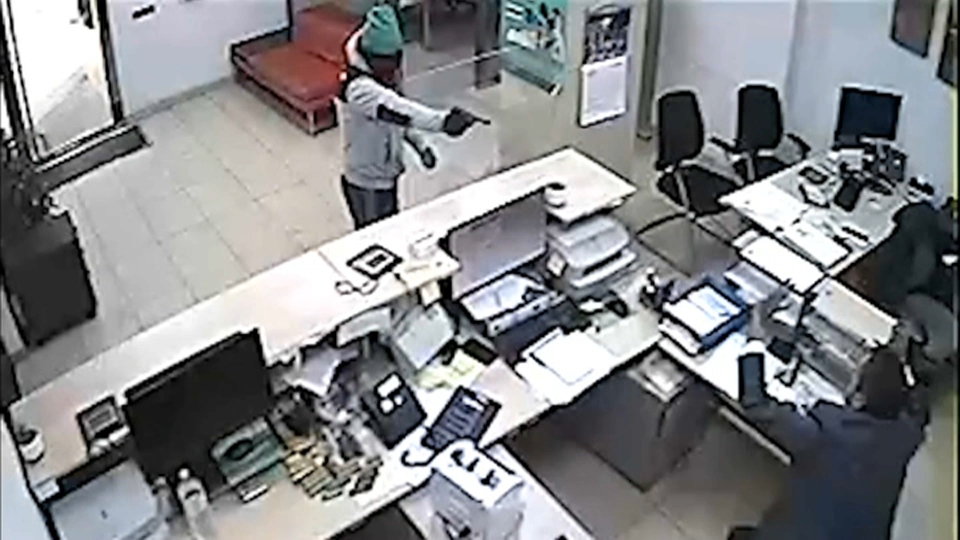 Imagen del atraco a punta de pistola