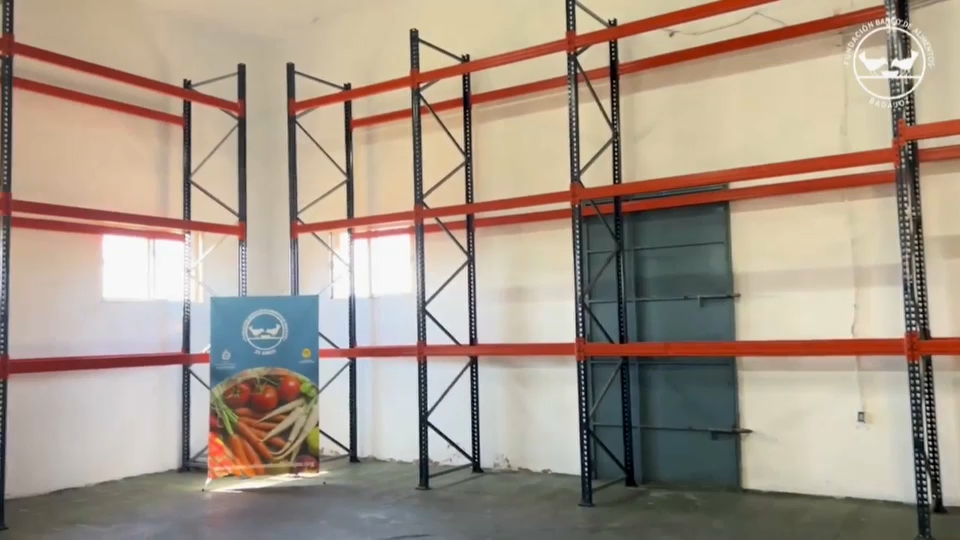 Empty shelves in the Badajoz Food Bank: “We are practically at zero”