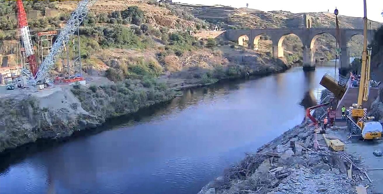 Obras del nuevo puente de Alcántara