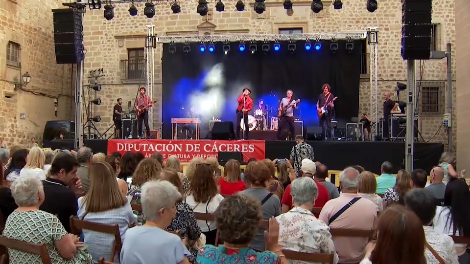 Alejo Stivel, exvocalista de Tequila, cierra la edición de 2025 de Las Noches de Santa María en Plasencia