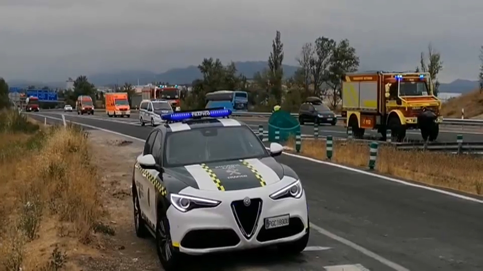Llega el convoy alemán de veinte camiones y sesenta efectivos para combatir el incendio de Jarilla
