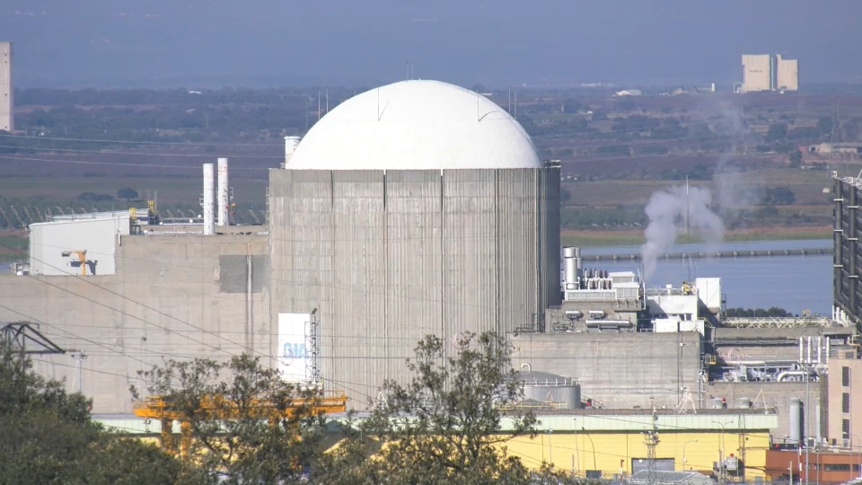 Ocho de cada diez extremeños están en contra del cierre de la Central Nuclear de Almaraz, según un estudio