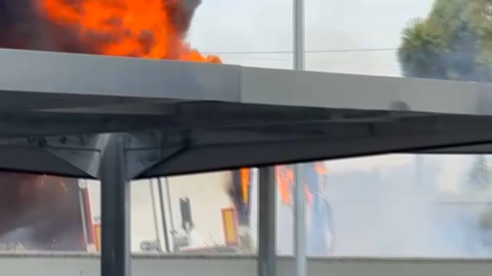 Arde un camión en Don Benito por causas que aún se desconocen 