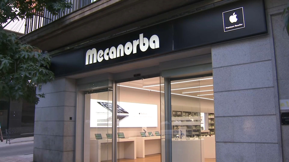 Atraco con cuchillos en una tienda de telefonía en pleno centro de Cáceres