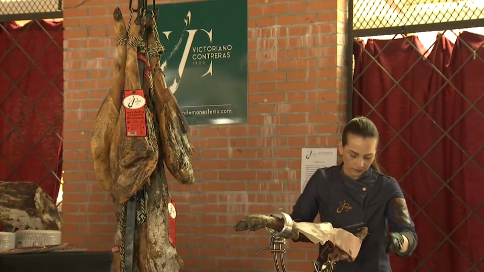 Cortadores de jamón se enfrentarán este domingo en un concurso en Jerez de los Caballeros