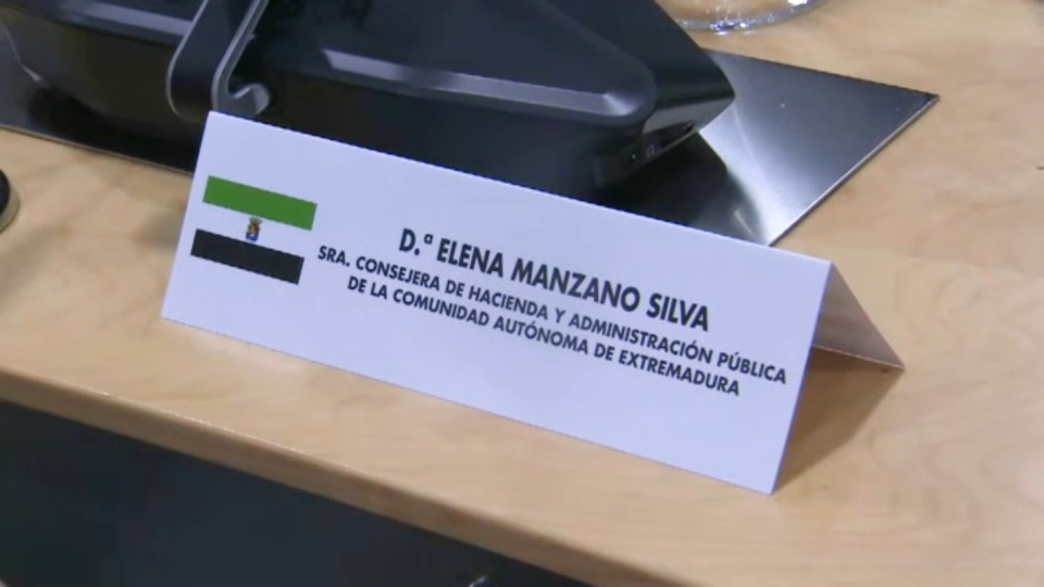 El Gobierno aprueba la quita de deuda con el plantón de las comunidades del Partido Popular