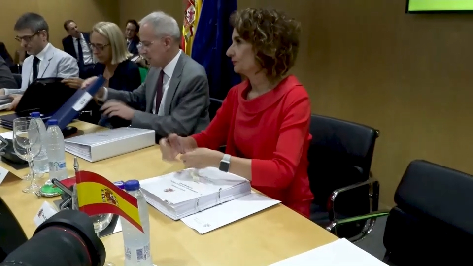 Las CCAA del PP abandonan la reunión con Hacienda sobre la condonación de la deuda por el acuerdo con ERC