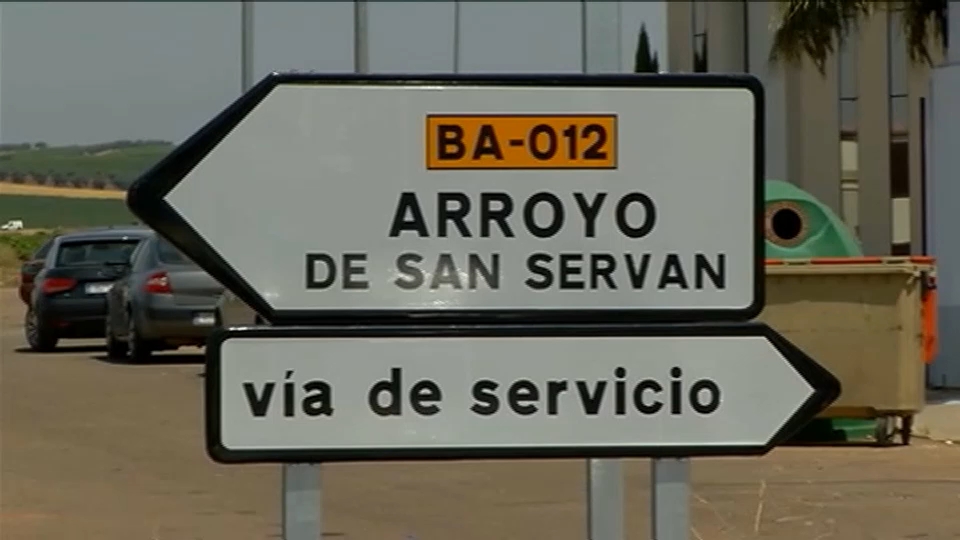 La carretera provincial BA-012 que une las localidades de Almendralejo a la N-V por Arroyo de San Serván, se cortará al tráfico este lunes, 10 de febrero, debido a las obras que se realizan y que imposibilitan el paso de vehículos.  Por este motivo, esta vía permanecerá cerrada al trafico desde el kilómetro 21,250 de la BA-12 hasta el final, desde este lunes y hasta el próximo viernes, 14 de febrero, ambos incluidos.  Ante esta situación, el desvío alternativo se realizará por el tramo de la antigua carretera BA-012, según informa la Diputación de Badajoz en nota de prensa.