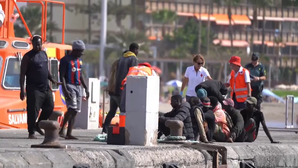 El Constitucional admite a trámite los recursos de Aragón, Cantabria y Extremadura contra la reubicación de menores migrantes