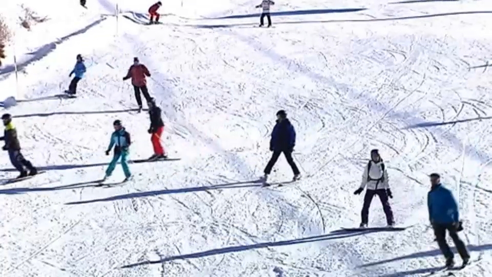 Más de 130 alumnos de colegios rurales agrupados practicarán deportes de invierno de la mano de la Diputación de Badajoz