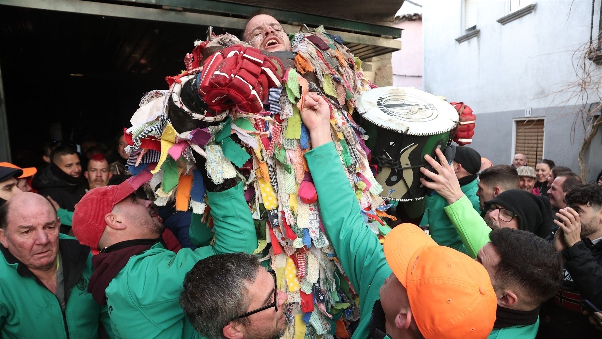 Marcos Ramos durante la salida de Jarramplas, a 19 de enero de 2026, en Piornal, Cáceres,