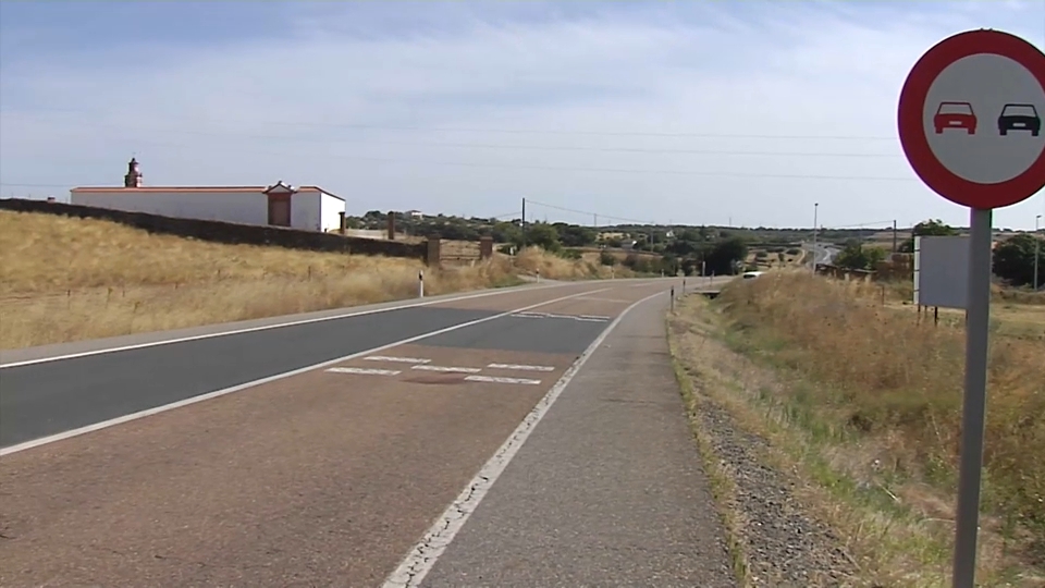 El PP critica la decisión del Gobierno de descartar otra vía, el desdoble de la carretera Nacional 435 que conecta Badajoz con Huelva.