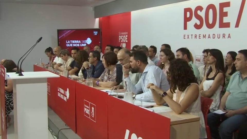  El PSOE Extremadura aborda la situación del partido en su comité regional 