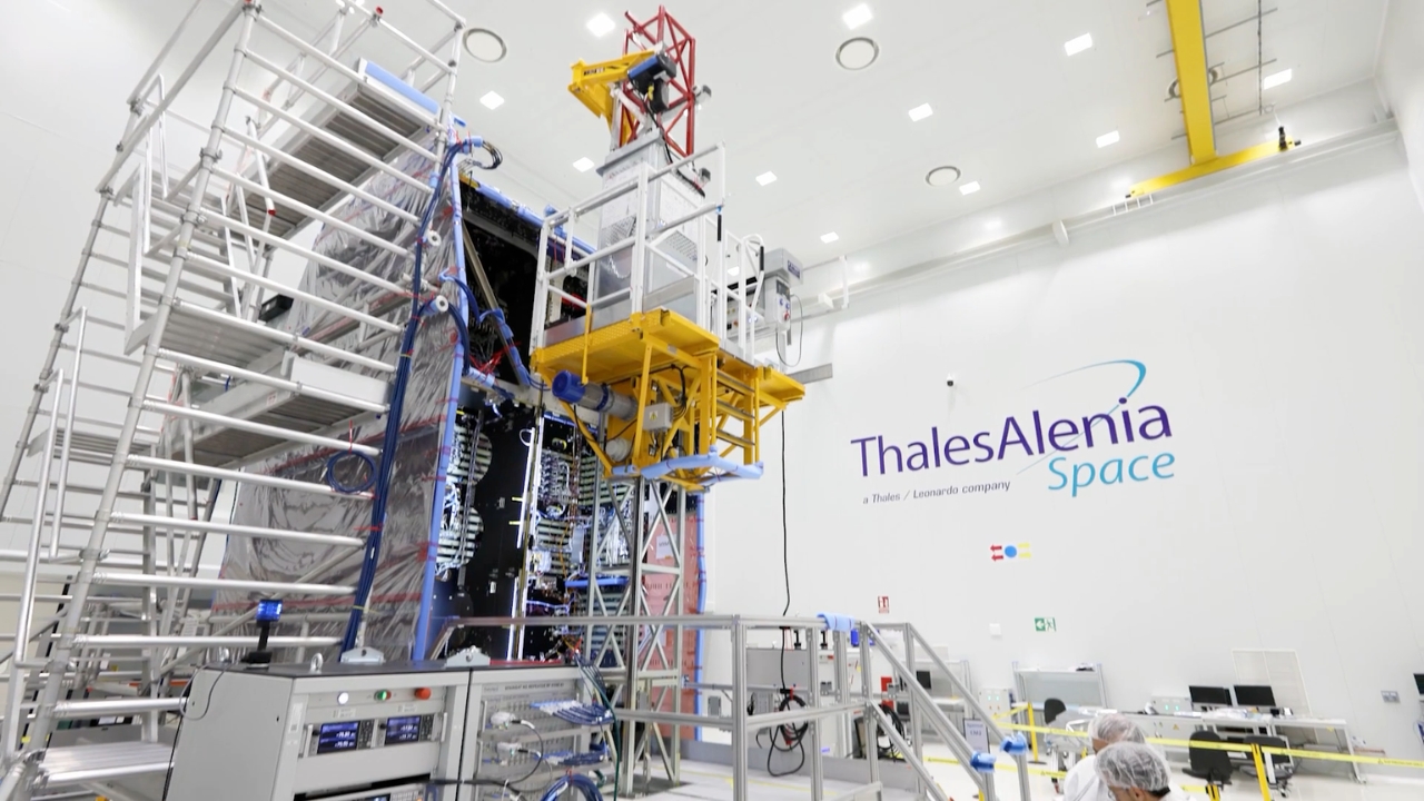 Thales Alenia Space ha liderado junto a Airbus la construcción del SpainSat NG II desde sus instalaciones en España.
