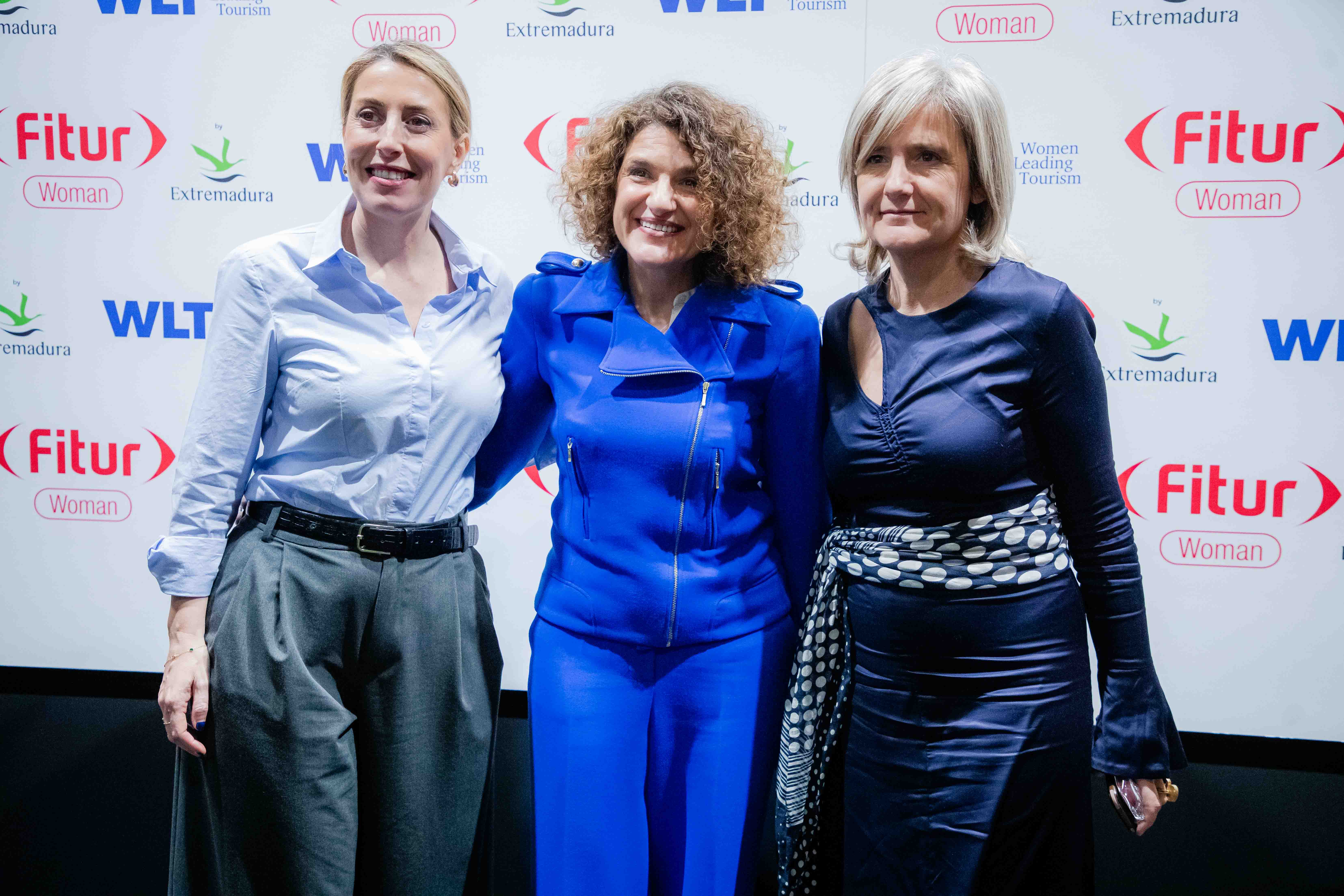 La presidenta de la Junta inaugura FITUR Woman: "El futuro del turismo pasa por el liderazgo femenino"