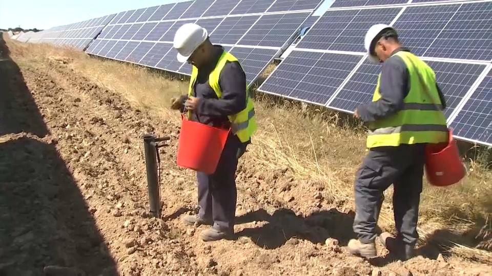 María Guardiola pide a Pedro Sánchez más energía eléctrica para la región