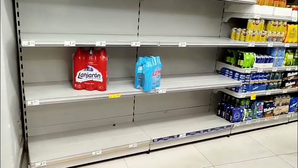 estanterías sin agua