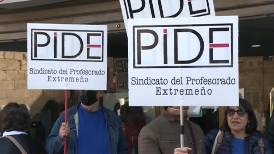 PIDE convocará concentraciones, paros parciales y una huelga indefinida por las condiciones salariales de los docentes