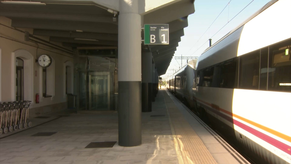 Renfe programa tres trenes especiales este fin de semana con motivo del Carnaval de Badajoz