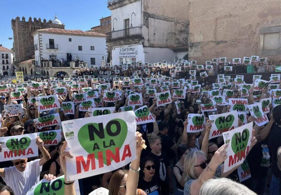 protesta mina de cáceres