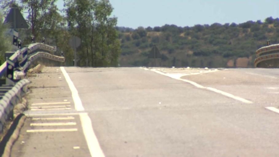 Una colisión entre dos vehículos en un cruce de la N-630 en Torremejía provoca varios heridos 