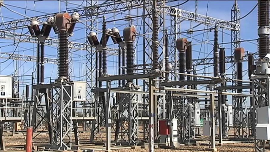 El precio de la luz cae este domingo a los 2,21 euros/MWh, su valor más bajo desde el apagón