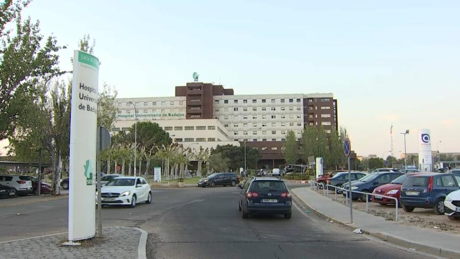 Herido un motorista de 49 años ras colisionar con un coche en Badajoz