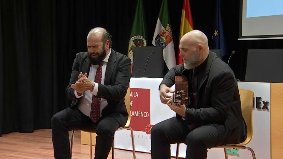 El cantaor Miguel de Tena actuará en la Gala de Premios Cofrades en Mérida