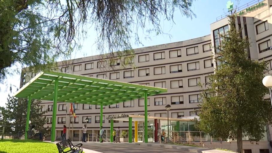 Una mujer de 70 años resulta herida grave en un accidente en la N-630, a la altura de Torremejía