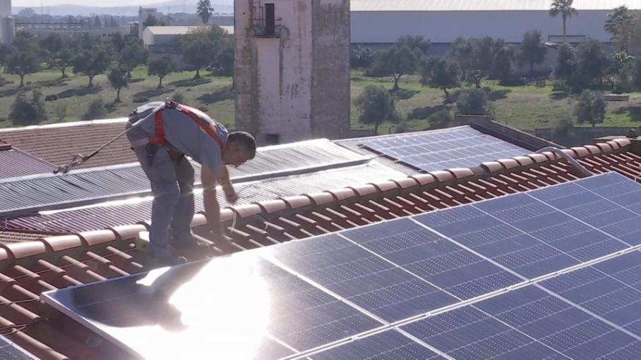 Cada vez más municipios extremeños crean comunidades energéticas